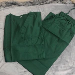 Women's Deep Green V-Neck Scrub Set - Unbranded
